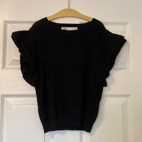Zara ruffled pointelle top. Size S - Picture 3 of 3
